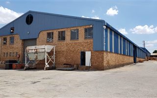 2100 m² Industrial space in Tulisa Park