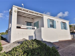 2 Bed Apartment in Paternoster