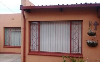 1 Bedroom Garden Cottage in Krugersdorp Central