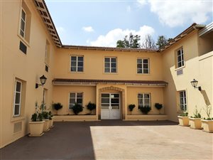 185 m² Commercial space in Craighall Park