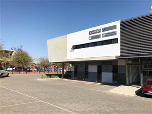 150 m² Commercial space in Glen Marais