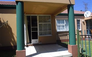 3 Bedroom Simplex in Linmeyer