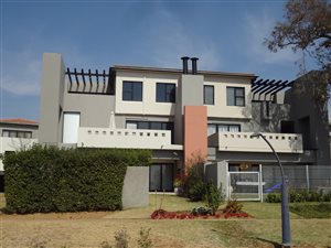 3 Bed Cluster in Lombardy Estate