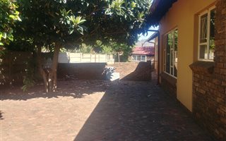 3 Bedroom House in Norkem Park