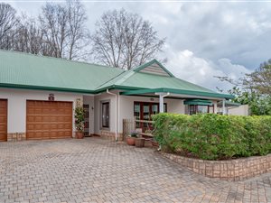 2 Bed Simplex in Hillcrest Central