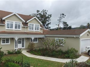 4 Bed House in Helderrand