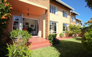 3 Bedroom Apartment in Bedford Park
