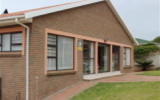 2 Bedroom Flat in Hartenbos Heuwels