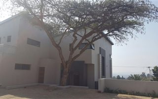 4 Bedroom House in Waterkloof Park