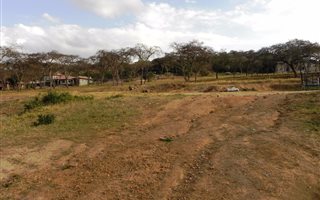 1200 m² Land available in Granite Hill