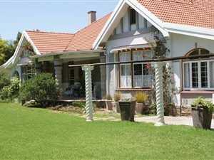 4 Bed House in Top Town