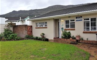3 Bedroom House in Fish Hoek