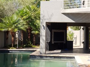 6 Bedroom House in Centurion Golf Estate