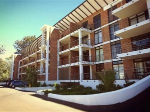 2 Bed Flat in Onder Papegaaiberg