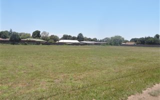 1579 m² Land available in Daggafontein