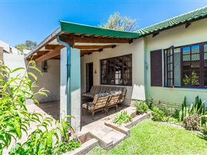 2 Bed Townhouse in Paulshof