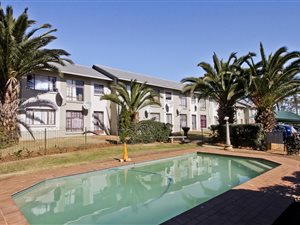 2 Bed Townhouse in Whitney Gardens