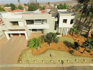 6 Bed House in Lenasia South