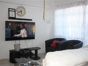 1 Bed Apartment in Parow Central