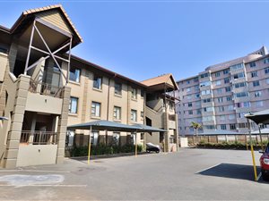 3 Bed Apartment in Amanzimtoti