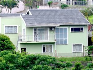 5 Bed House in Stanger Manor