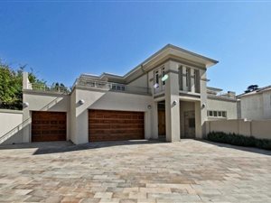 4 Bed House in Senderwood