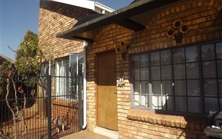2 Bedroom House in Sinoville