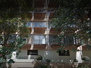 Bachelor apartment in Braamfontein