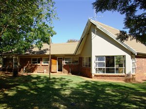 8.5 ha Farm in Rietfontein