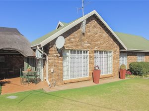 3 Bedroom House in Van Der Hoff Park