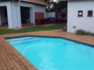 2 Bed Flat in Groenkloof