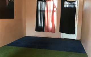 1 Bedroom Garden Cottage in Westdene