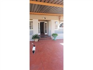 6 Bed House in LesMarais