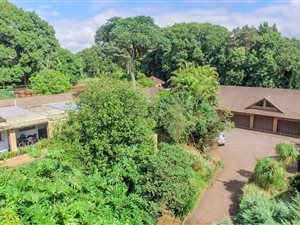 6 Bedroom House in Summerveld
