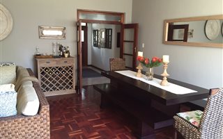 3 Bedroom Flat in Illovo