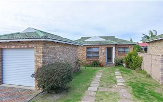 2 Bedroom Townhouse in Lorraine