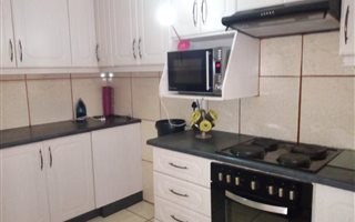 3 Bedroom Simplex in Wild En Weide