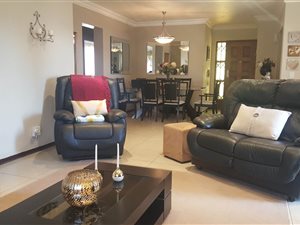 3 Bed Townhouse in Glenvista