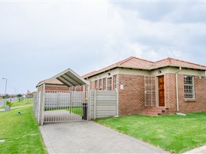 3 Bed House in Thatch Hill Estate