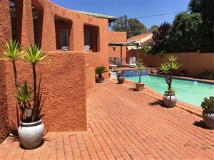 4 Bed House in Montgomery Park