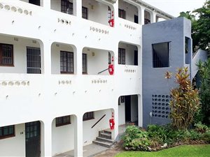 2 Bed Apartment in Umtentweni