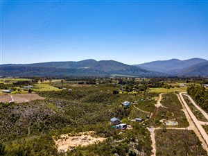 7.8 ha Farm in The Crags