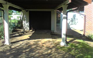 3 Bedroom House in Hayfields