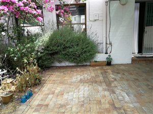 4 Bedroom Townhouse in Die Boord