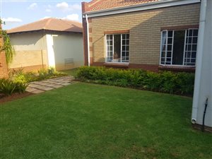 2 Bed Townhouse in Moreleta Park