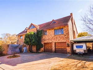 5 Bed House in Mooivallei Park