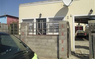 3 Bedroom Cluster in Kalkfontein