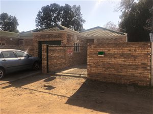 2 Bed Townhouse in Top Town