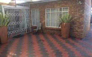 5 Bedroom House in The Orchards