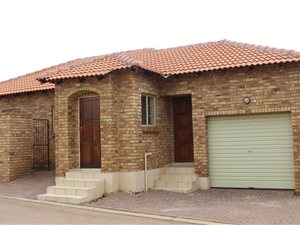 3 Bed Townhouse in Waterval East